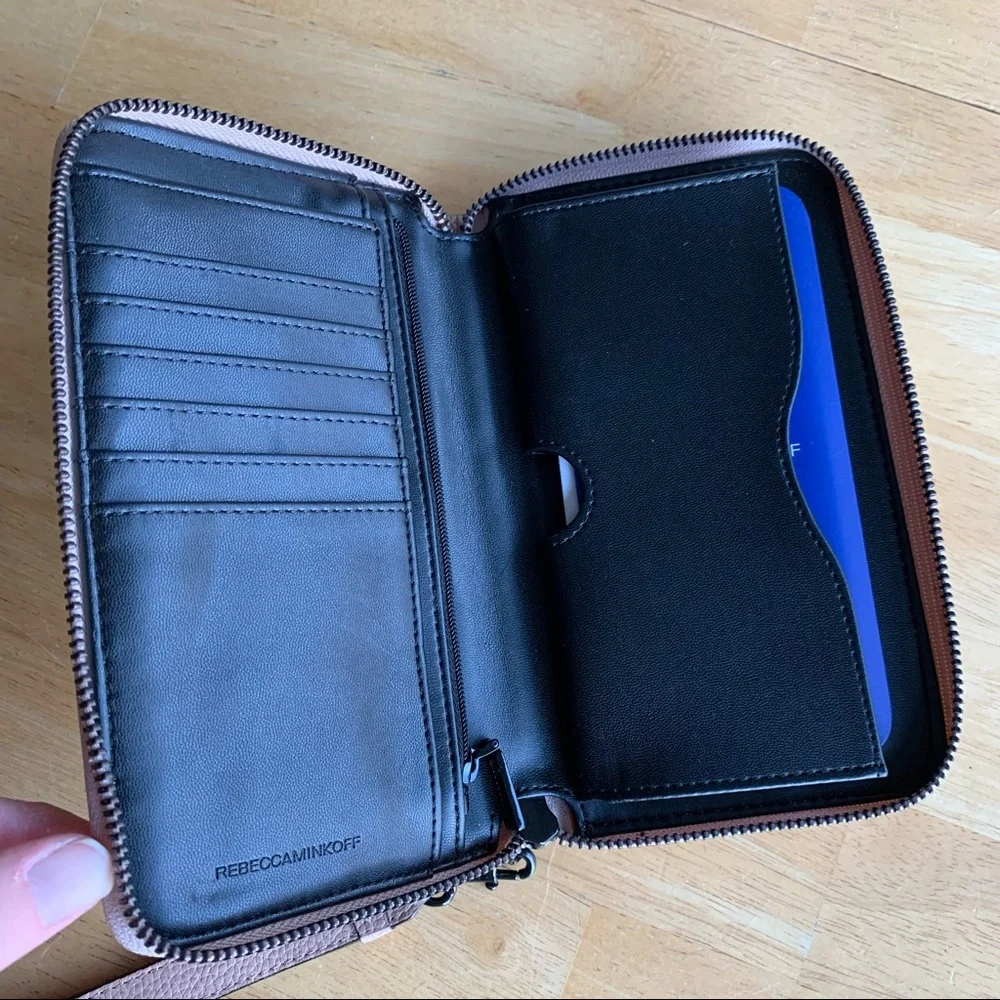 NWOT Rebecca Minkoff Reagan Wristlet/Wallet - Picture 3 of 5
